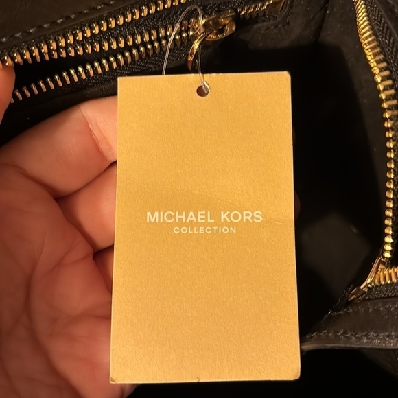 Michael Kors COLLECTION Made in Italy Lg Gracie Tote in Olive and Black - Picture 6 of 8